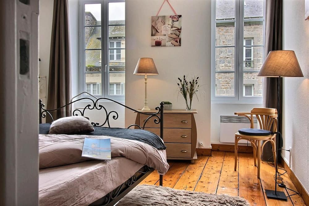 Photo of Bedroom in Lamballe