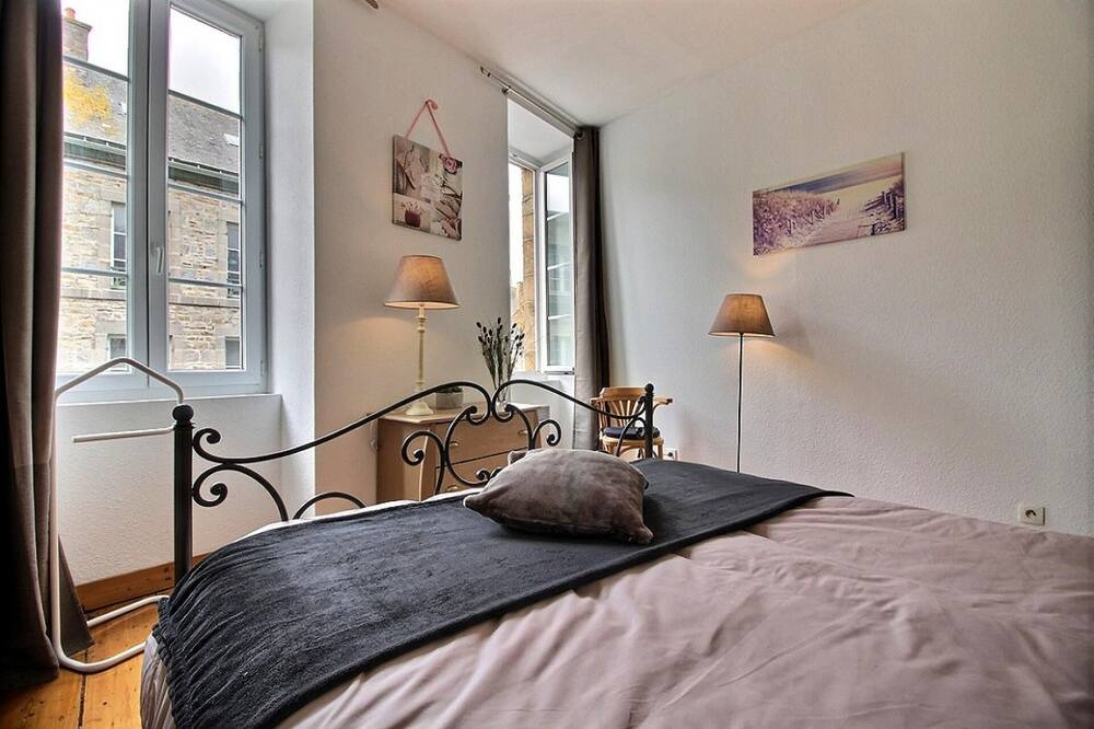Photo of Bedroom in Lamballe