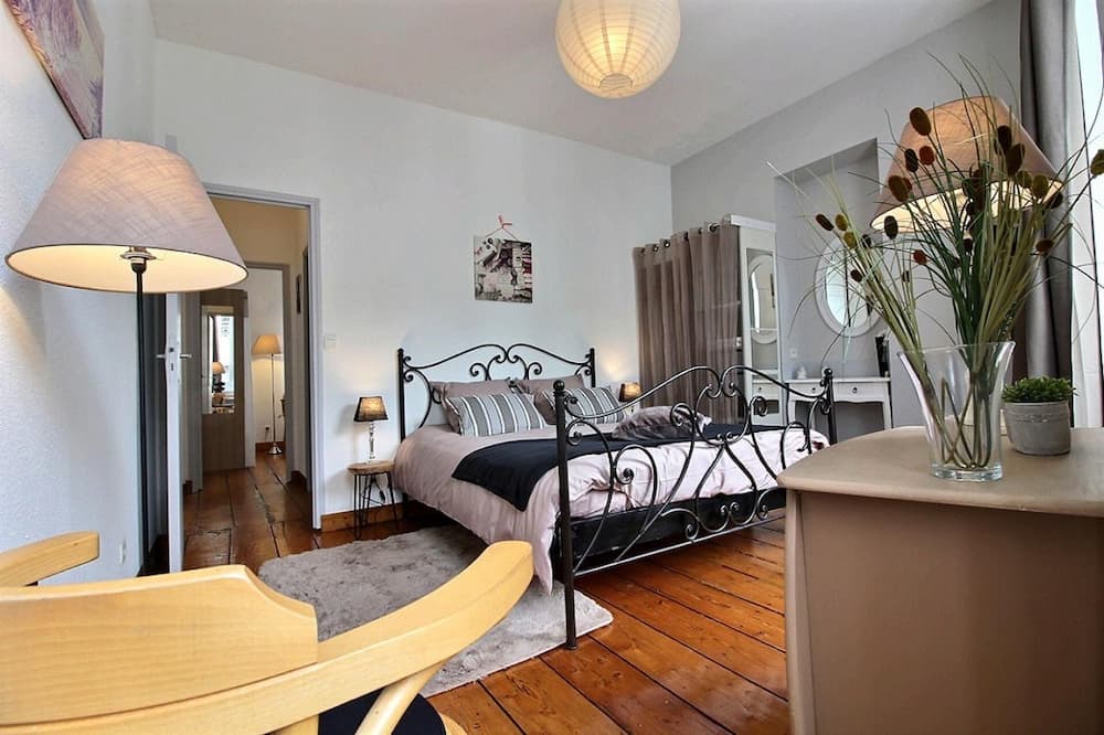 Photo of Bedroom in Lamballe
