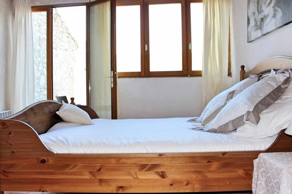 Photo of Bedroom in Quillan