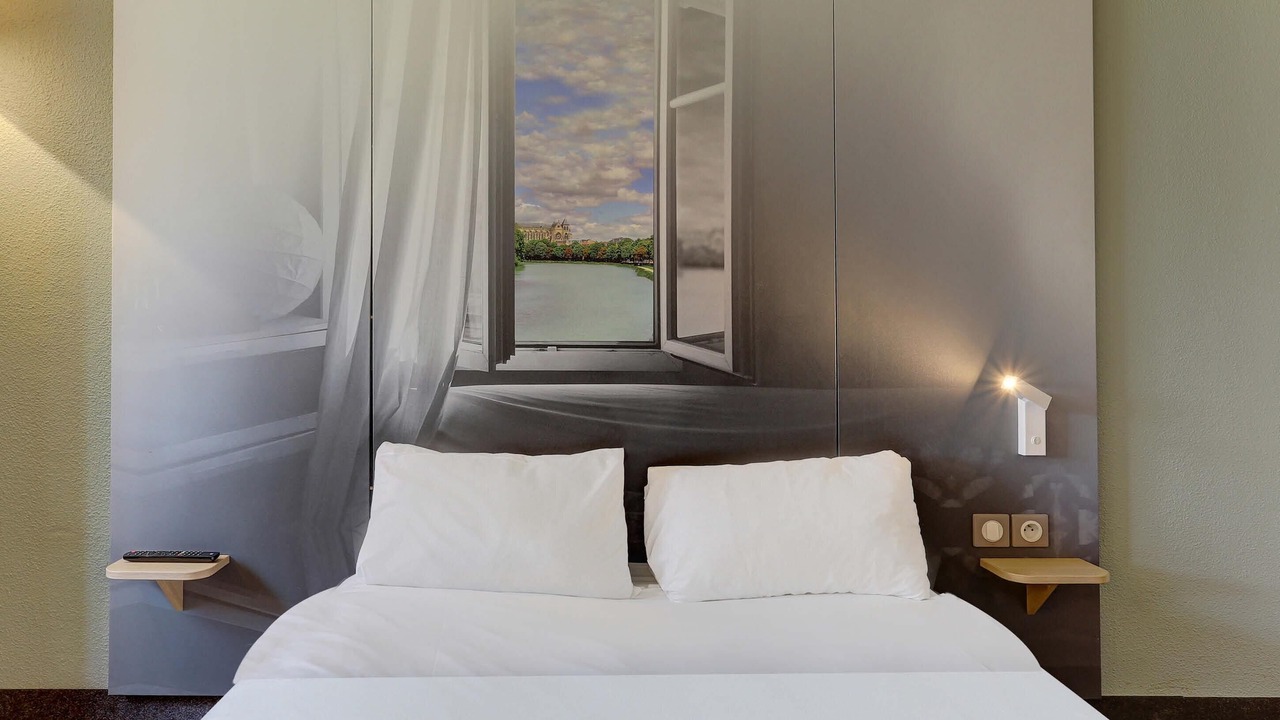 Photo of Bedroom in Chalons-en-Champagne