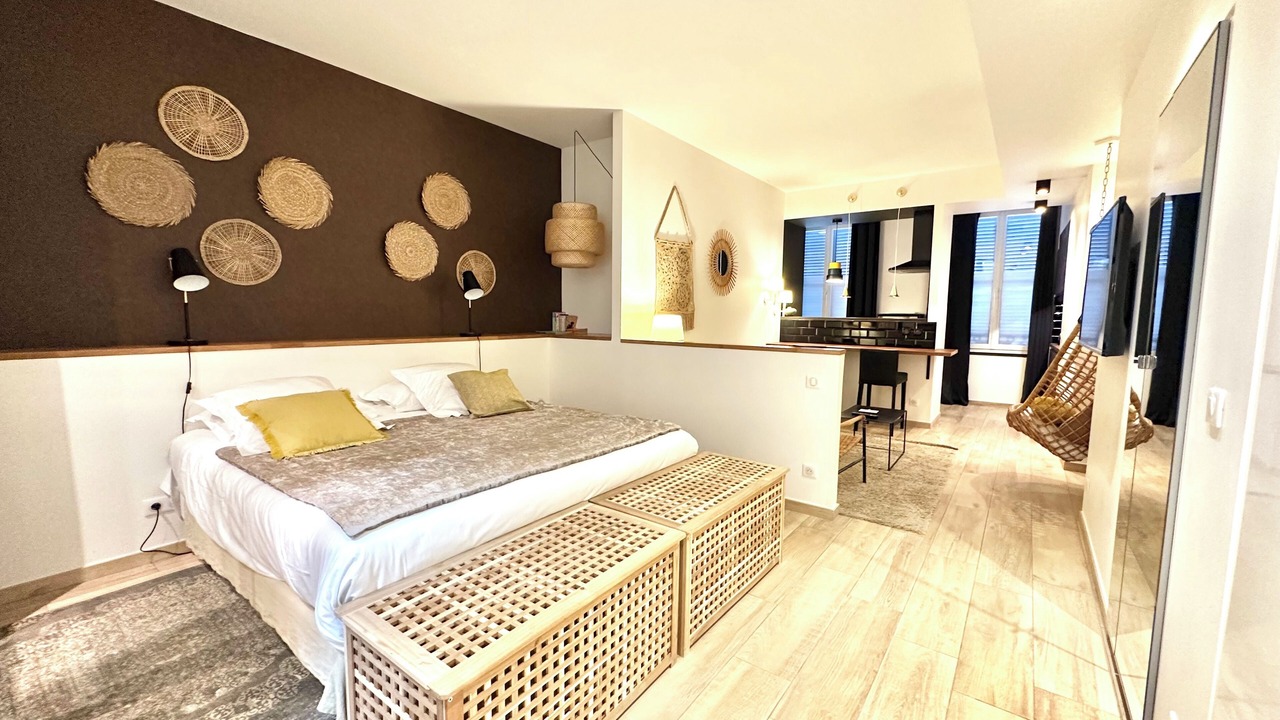 Photo of Bedroom in Chalons-en-Champagne