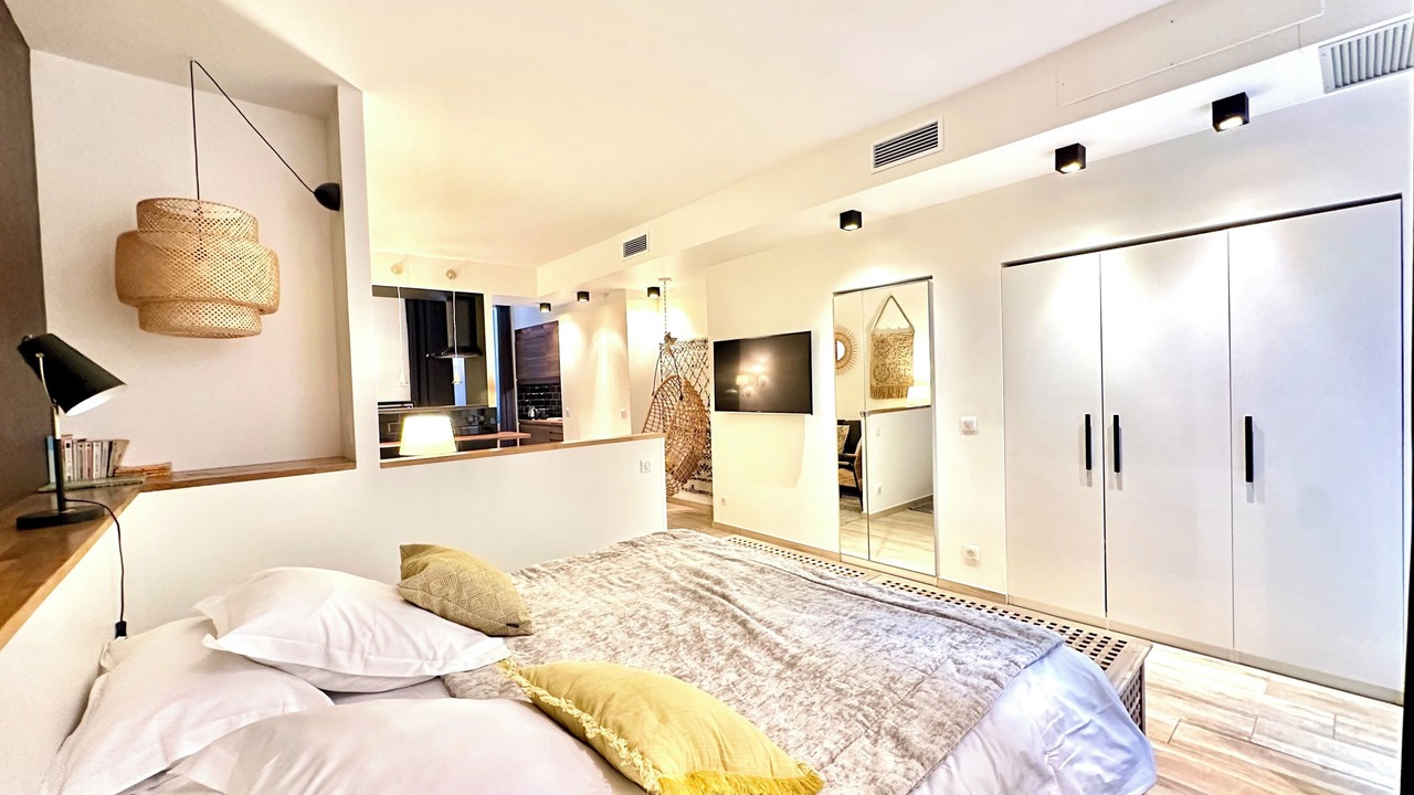 Photo of Bedroom in Chalons-en-Champagne