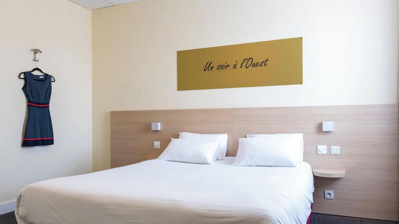 Photo of Bedroom in Lamballe