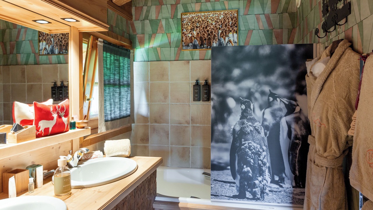 Photo of Bathroom in Demi-Quartier