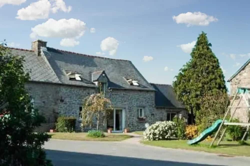 Photo of Outdoor in Saint-Goueno