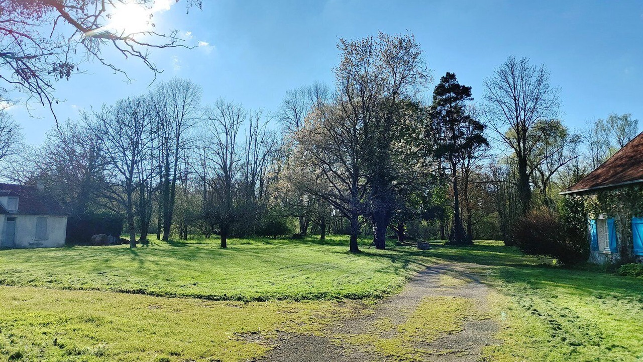 Photo of Outdoor in Roffey