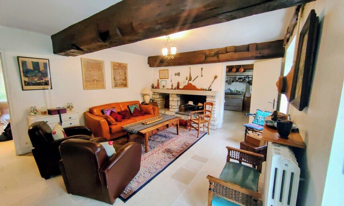 Photo of Livingroom in Roffey