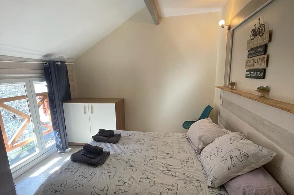 Photo of Bedroom in Chaum