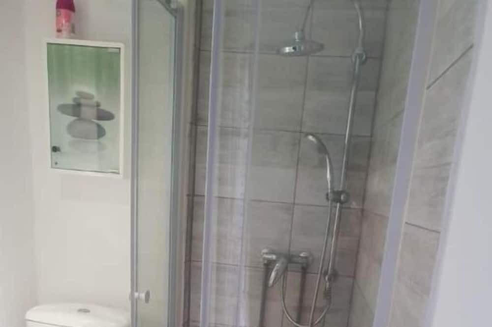 Photo of Bathroom in Mesnil-Sellieres