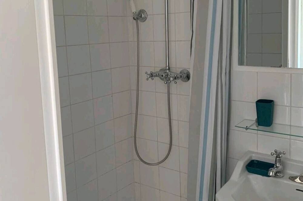 Photo of Bathroom in Cusset