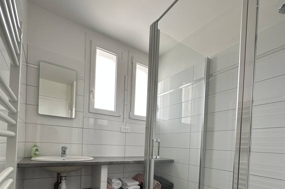 Photo of Bathroom in Juvigny