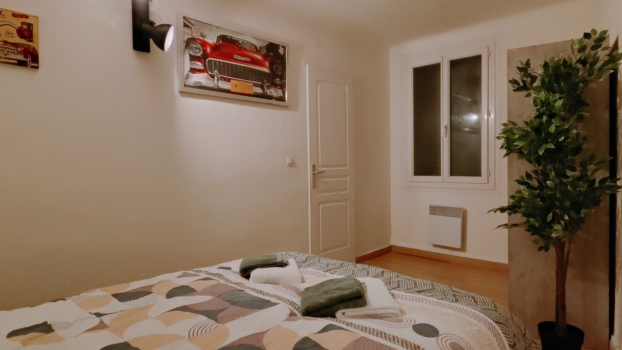 Photo of Bedroom in Meynes