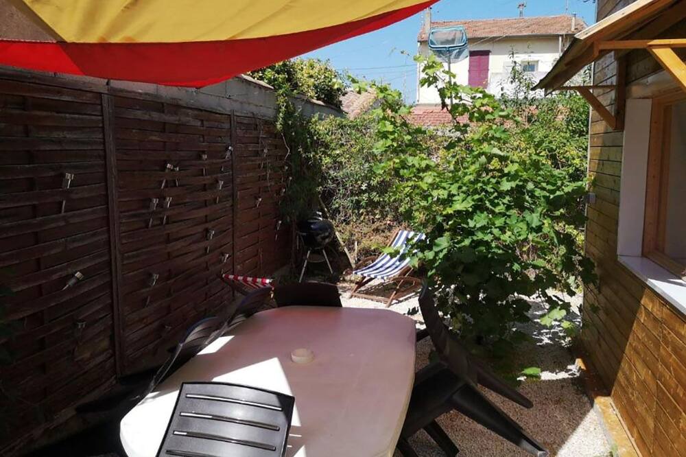 Photo of Outdoor in Route d'Arles