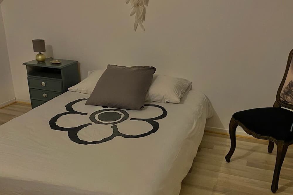 Photo of Bedroom in Troyes
