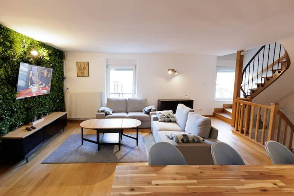 Photo of Livingroom in Quartier Beauregard-Boufflers-Buthegnemont-Boudonville