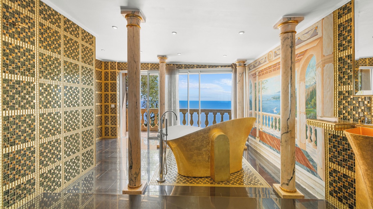 Photo of Bathroom in Old Town