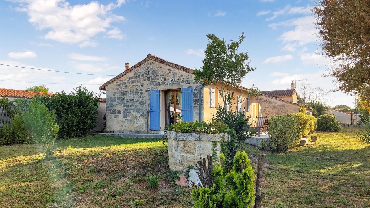 Photo of Outdoor in Ambares-et-Lagrave
