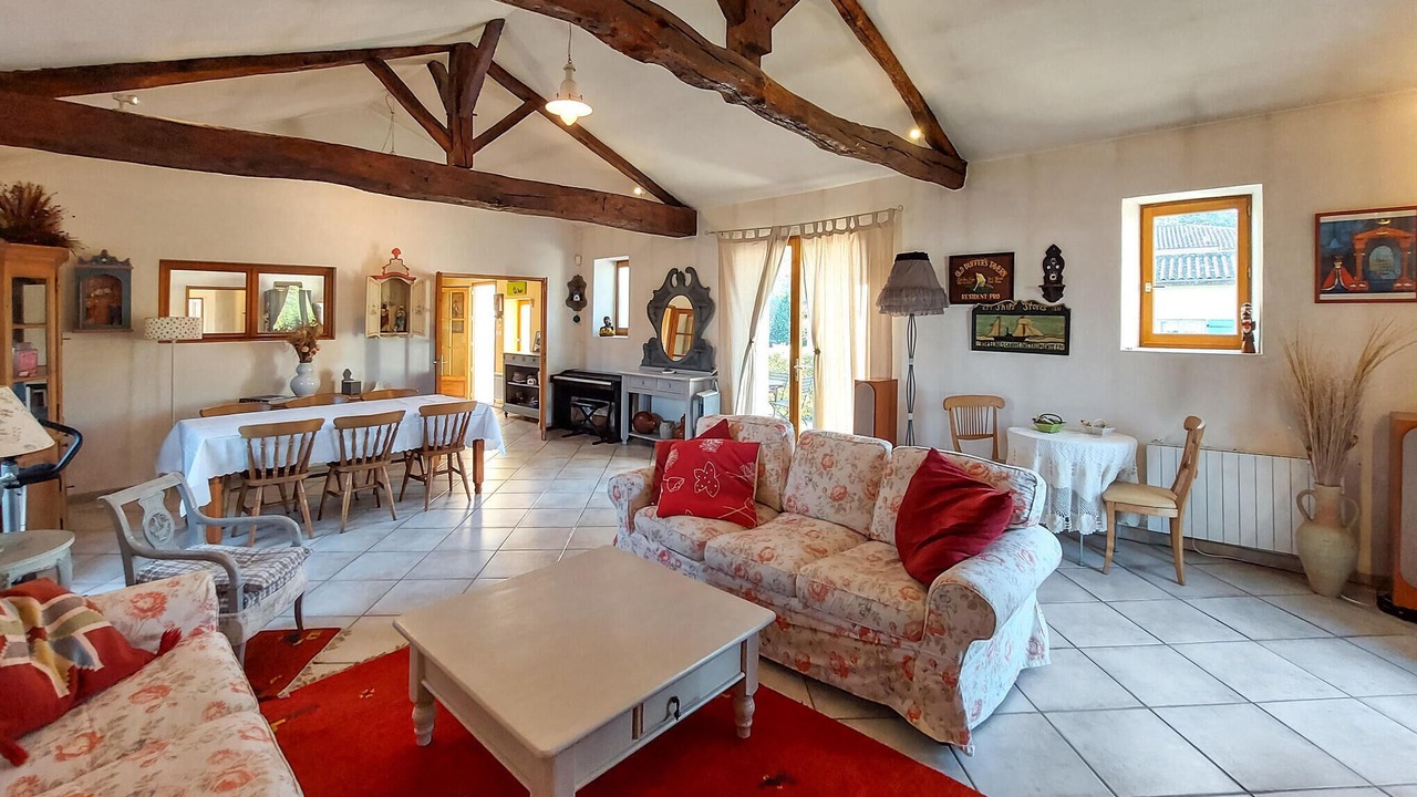 Photo of Livingroom in Ambares-et-Lagrave