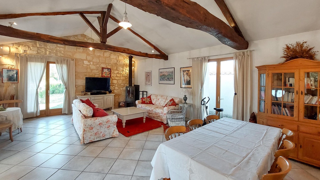 Photo of Livingroom in Ambares-et-Lagrave