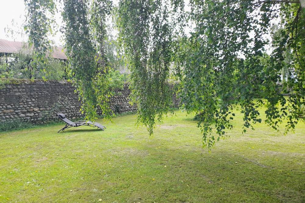 Photo of Outdoor in Laloubere