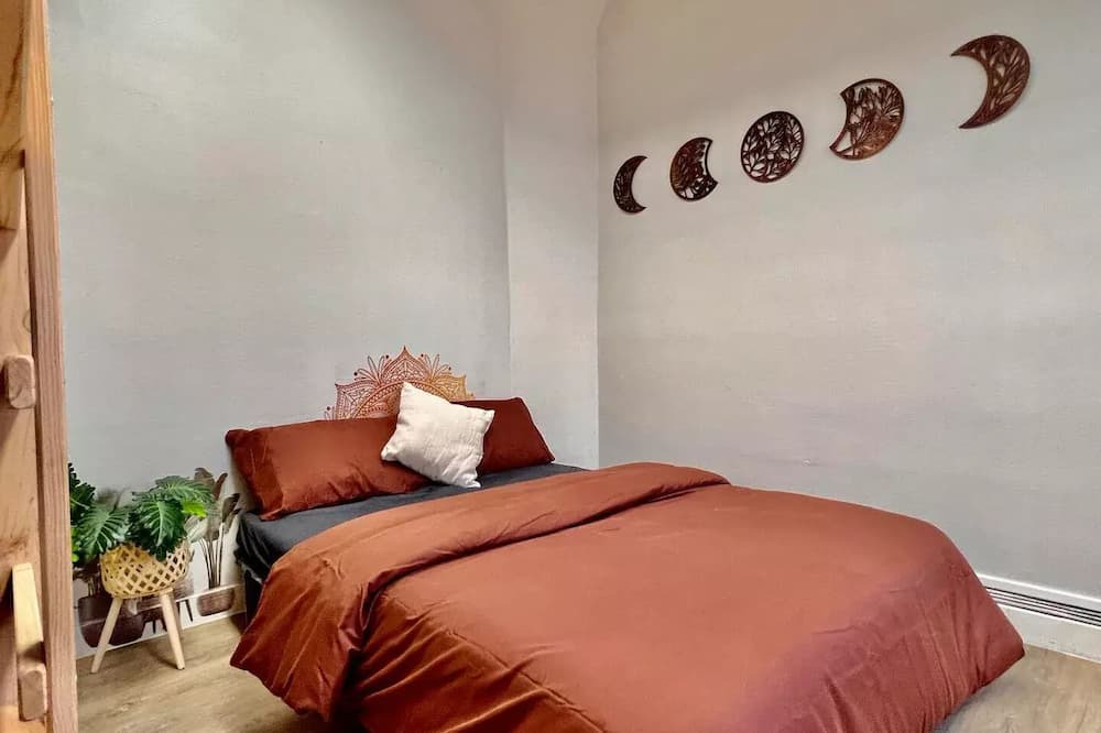 Photo of Bedroom in Chalons-en-Champagne