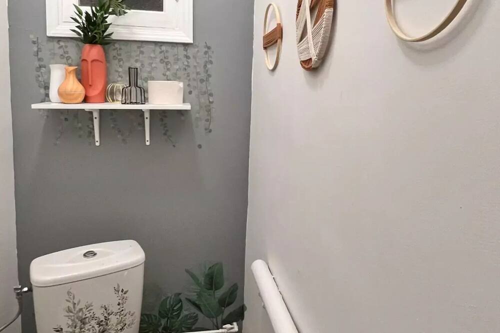 Photo of Bathroom in Chalons-en-Champagne