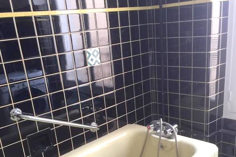 Photo of Bathroom in Fresnes-en-Woevre