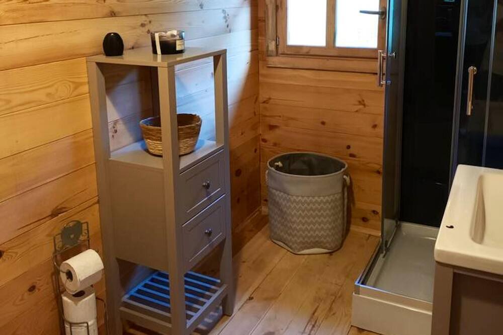 Photo of Bathroom in Fougax-et-Barrineuf