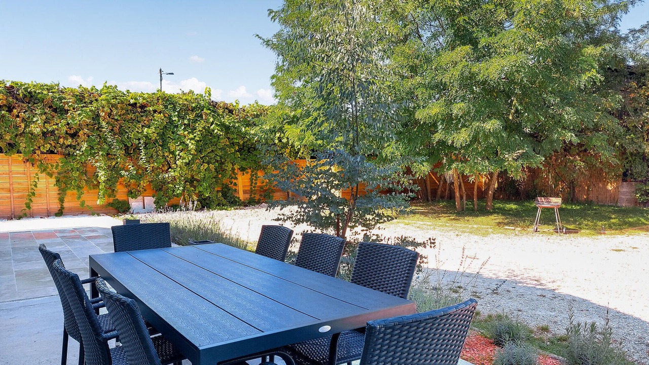 Photo of Outdoor in Jagée