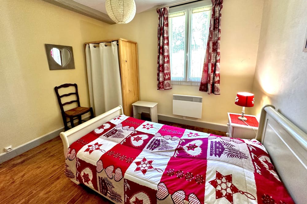 Photo of Bedroom in Asson