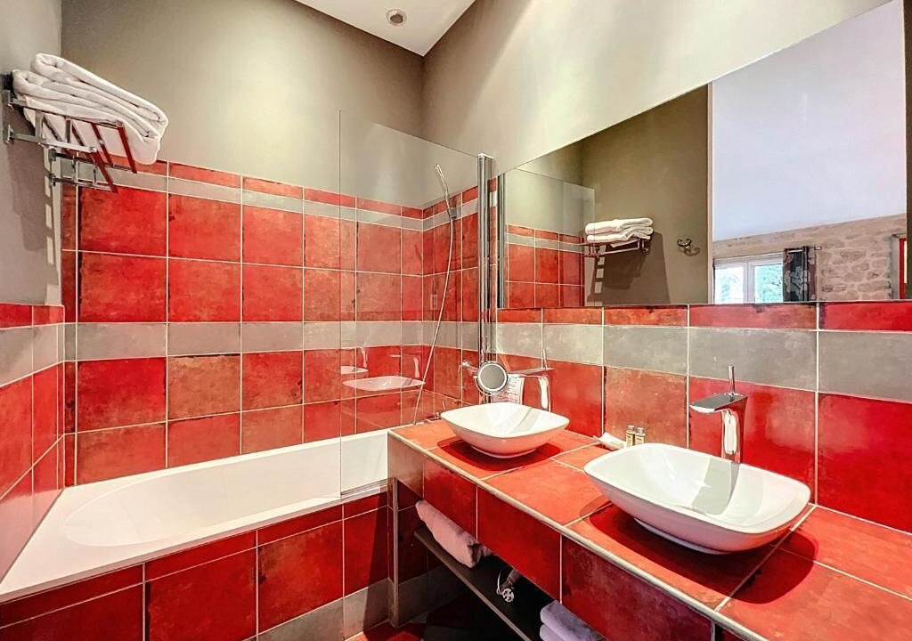 Photo of Bathroom in Collias