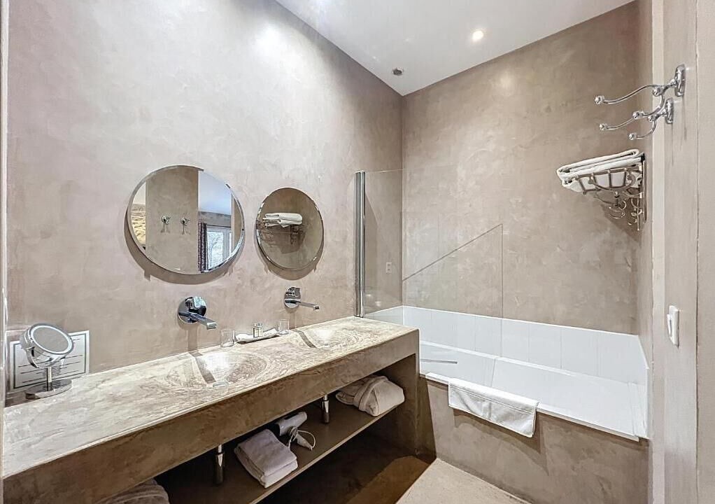 Photo of Bathroom in Collias