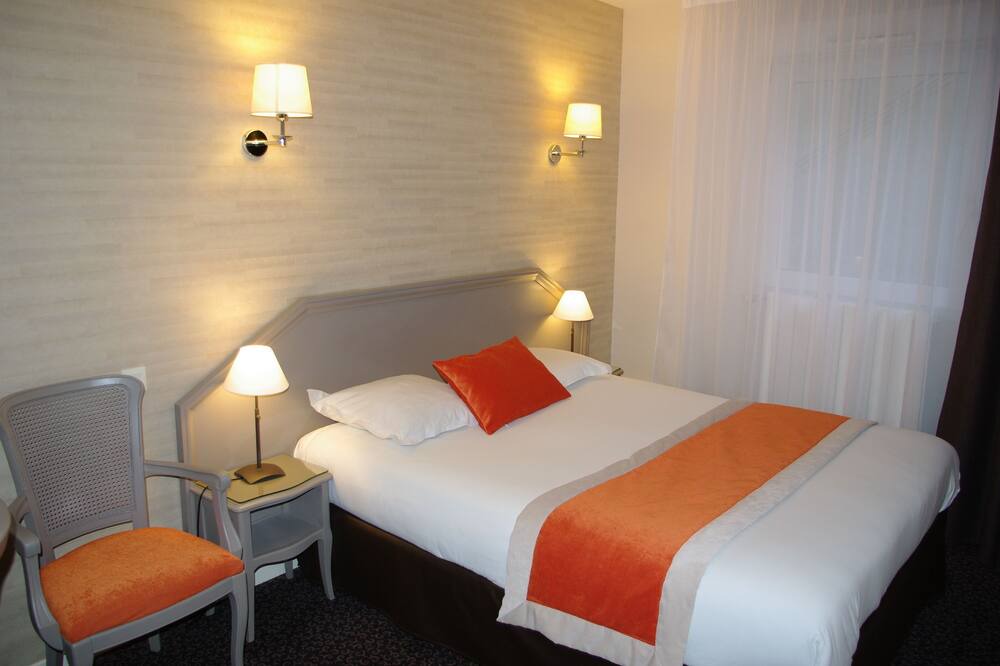 Photo of Bedroom in Troyes