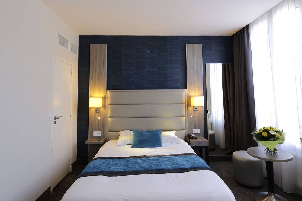 Photo of Bedroom in Troyes