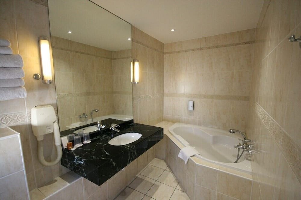 Photo of Bathroom in Troyes