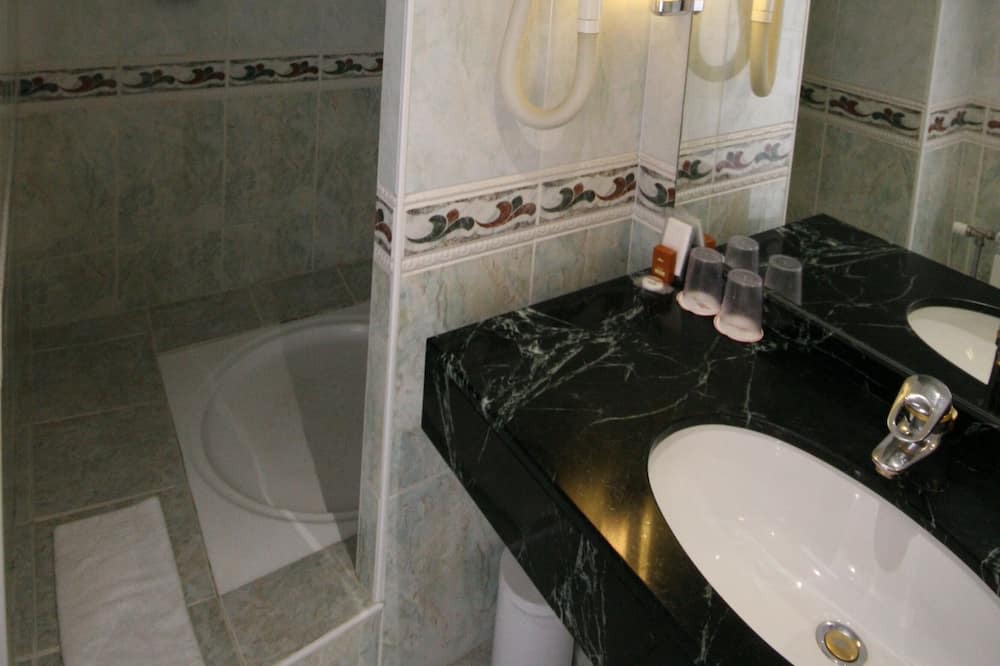 Photo of Bathroom in Troyes