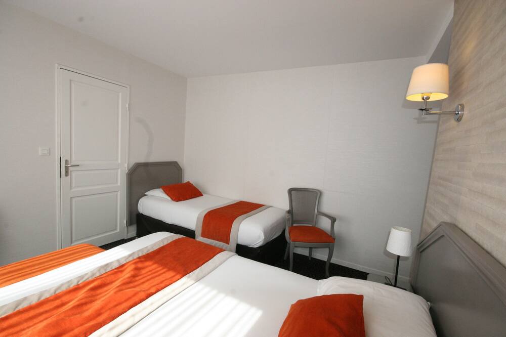 Photo of Bedroom in Troyes