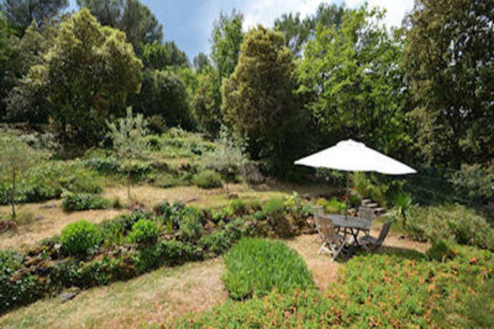 Photo of Outdoor in Nans-les-Pins