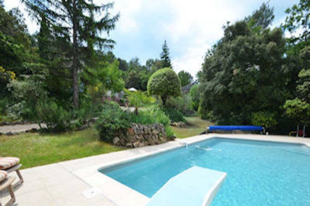 Photo of Outdoor in Nans-les-Pins