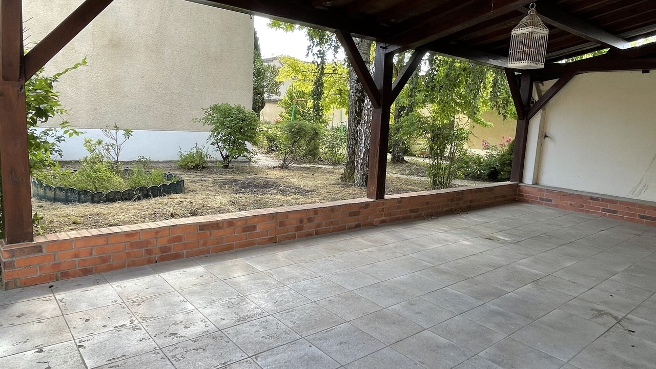 Photo of Outdoor in Athis