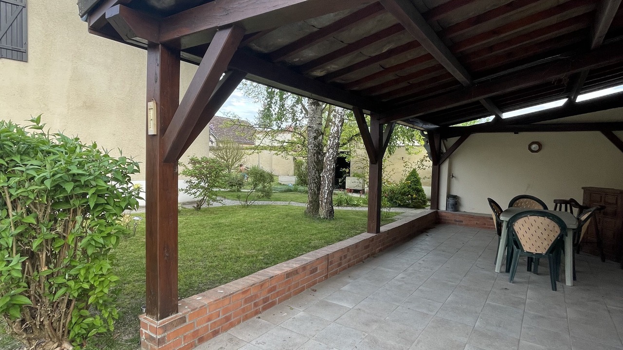 Photo of Outdoor in Athis