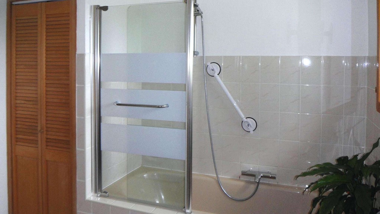Photo of Bathroom in Lahayville