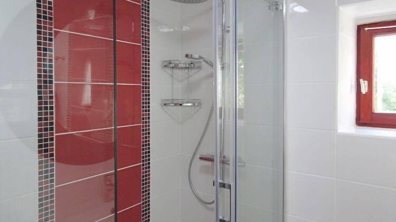 Photo of Bathroom in Penvenan