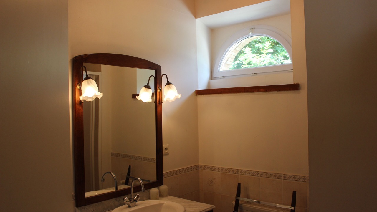 Photo of Bathroom in Lamballe