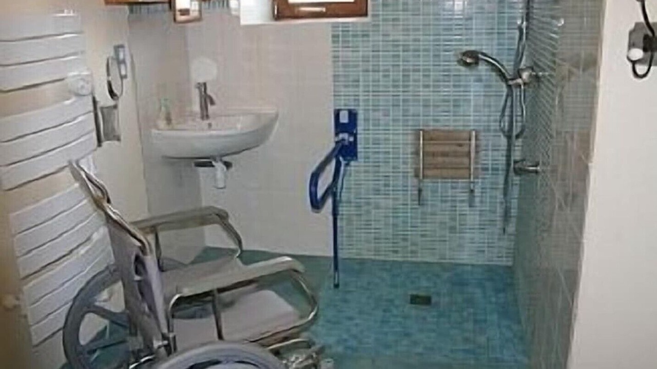 Photo of Bathroom in Ploubezre