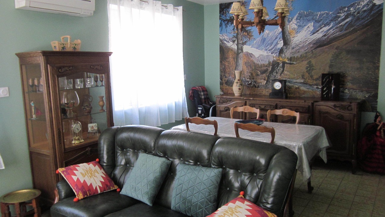 Photo of Livingroom in They-sous-Montfort