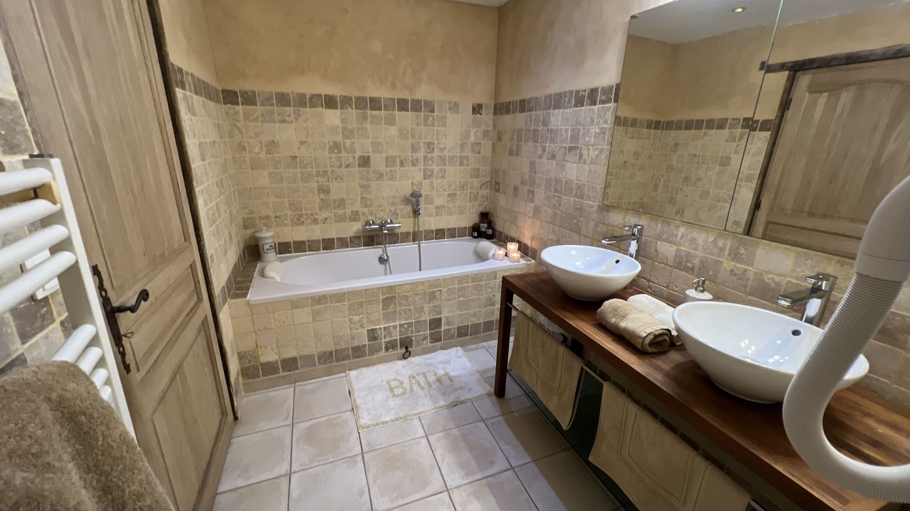 Photo of Bathroom in Rouffignac-Saint-Cernin-de-Reilhac