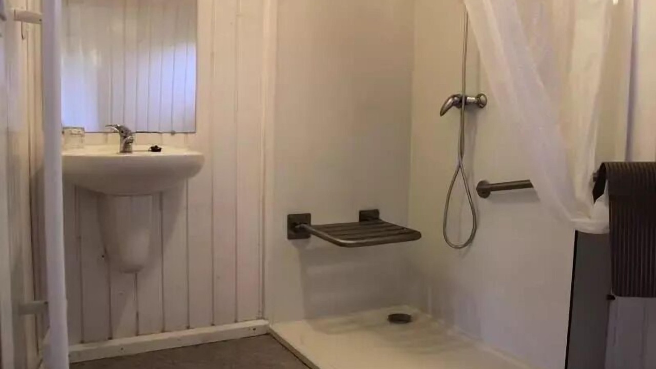 Photo of Bathroom in Casties-Labrande