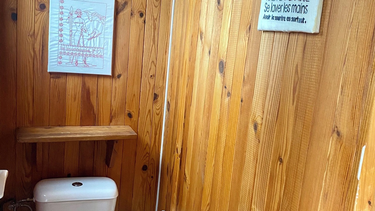 Photo of Bathroom in Enchastrayes